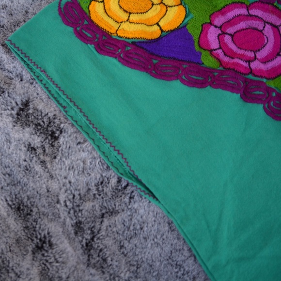 Embroidered Floral Mexican Blouse - Picture 5 of 6